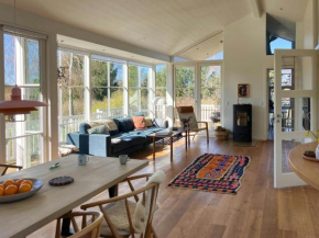 Natural Light And Short Walk To Water In Home